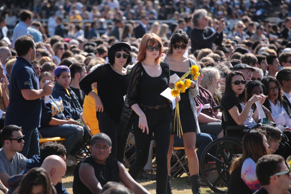 photo of mourners