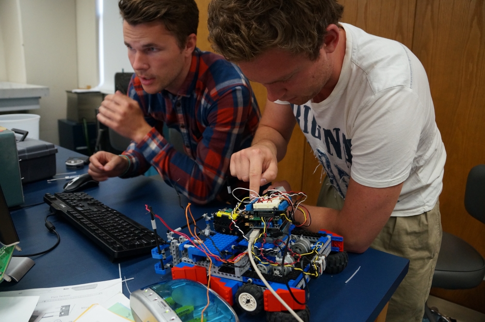 UCSB mechanical engineering students uploading code written for their RoboRat