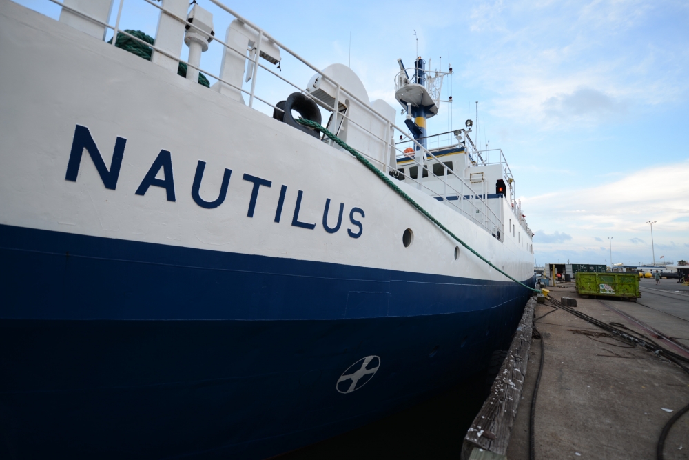 Exploration Vessel Nautilus - sideview