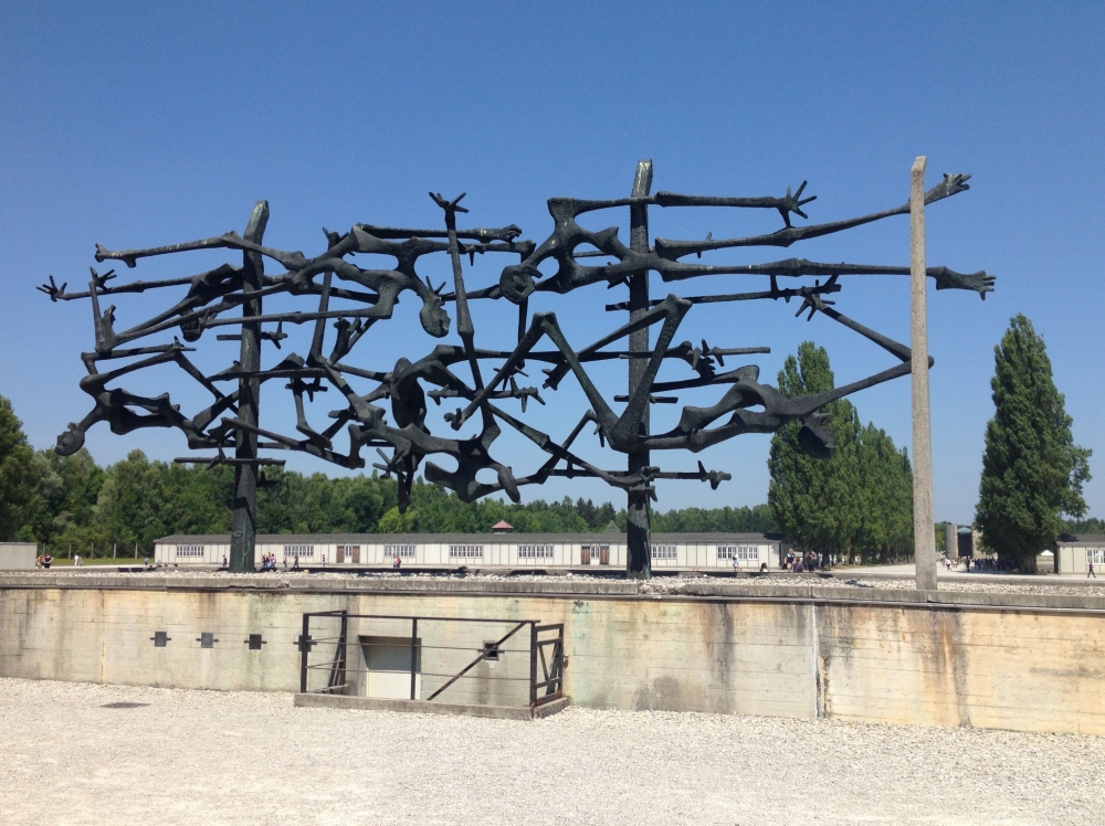 Dachau-sculpture
