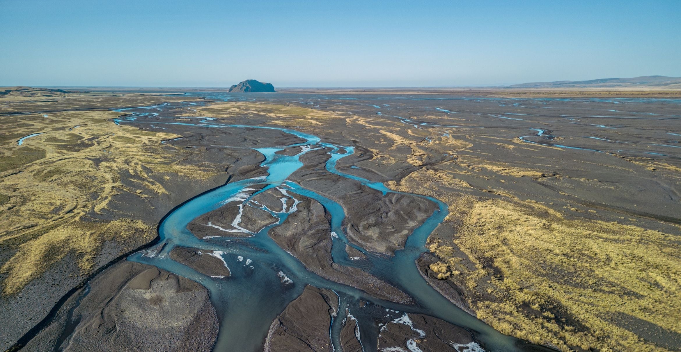 An Icelandic braided river, seen from above.